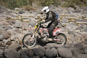 240x_17B1K_GetSomePhoto_200484